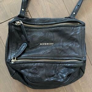 Givenchy black crossbody -small